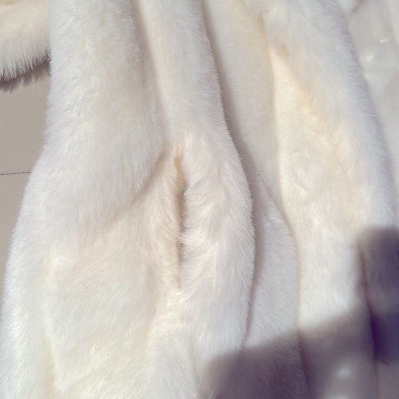 π€β€οΈ GORGEOUS 3/4 LENGTH WHITE LINED SOFT FUR COAT SIZE MEDIUM π€β€οΈ - Picture 9 of 15